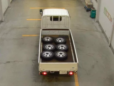 Toyota DYNA  с аукциона в Японии