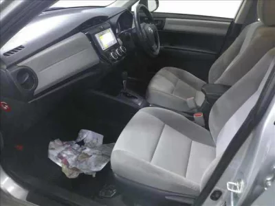 Toyota COROLLA AXIO  с аукциона в Японии