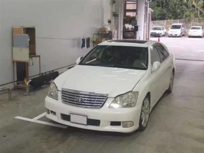 Toyota CROWN  с аукциона в Японии