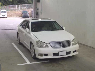 Toyota CROWN  с аукциона в Японии