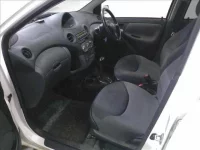 Toyota VITZ лот № 4389 оценка 3  с аукциона в Японии 2