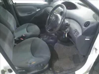 Toyota VITZ лот № 4389 оценка 3  с аукциона в Японии 3