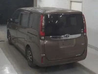 Toyota NOAH лот № 5649 оценка R  с аукциона в Японии 1