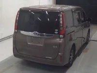 Toyota NOAH лот № 5649 оценка R  с аукциона в Японии 4