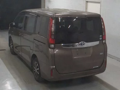 Toyota NOAH  с аукциона в Японии