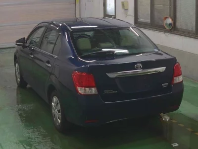 Toyota COROLLA AXIO  с аукциона в Японии
