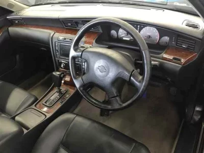 Nissan LAUREL