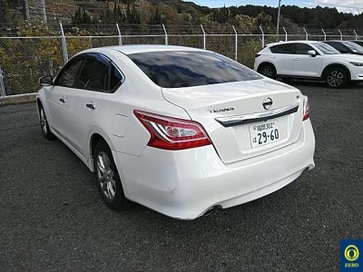 Nissan TEANA  с аукциона в Японии