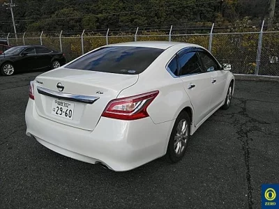 Nissan TEANA  с аукциона в Японии