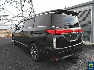Nissan ELGRAND  с аукциона в Японии
