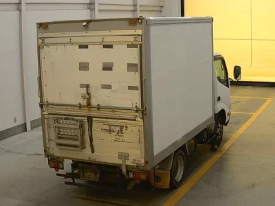 Toyota DYNA  с аукциона в Японии