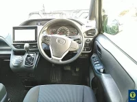 Toyota VOXY лот № 13 оценка R  с аукциона в Японии 4