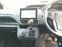 Toyota VOXY лот № 13 оценка R  с аукциона в Японии 5