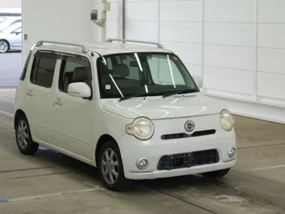 Daihatsu MIRA  с аукциона в Японии