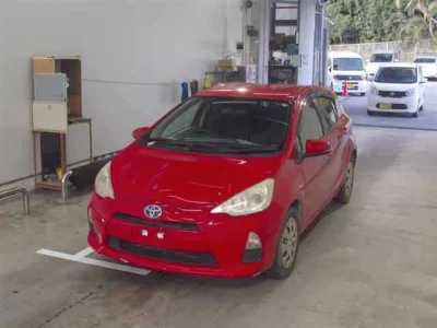 Toyota AQUA  с аукциона в Японии