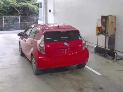 Toyota AQUA  с аукциона в Японии