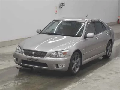 Toyota ALTEZZA  с аукциона в Японии