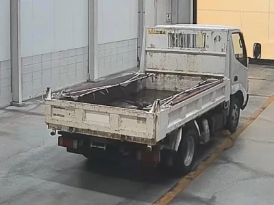 Toyota DYNA  с аукциона в Японии