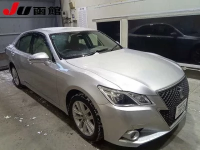 Toyota CROWN  с аукциона в Японии