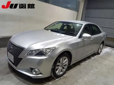 Toyota CROWN  с аукциона в Японии