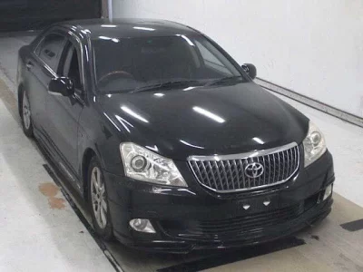 Toyota CROWN  с аукциона в Японии