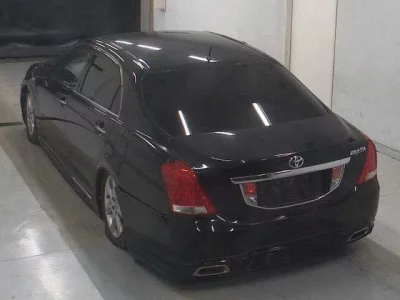 Toyota CROWN  с аукциона в Японии