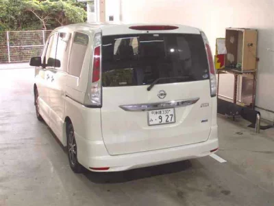 Nissan SERENA  с аукциона в Японии