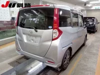Toyota ROOMY лот № 8038 оценка 4  с аукциона в Японии 8