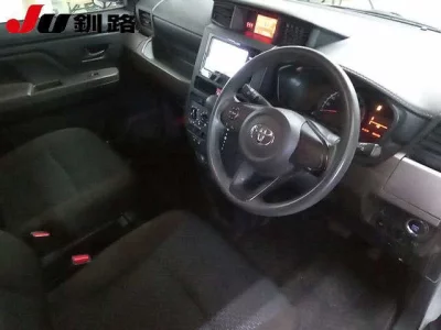 Toyota ROOMY  с аукциона в Японии