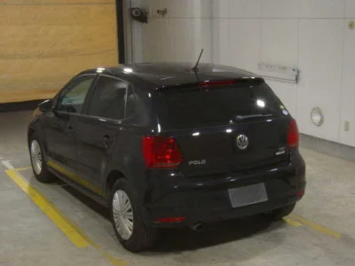 Volkswagen POLO  с аукциона в Японии