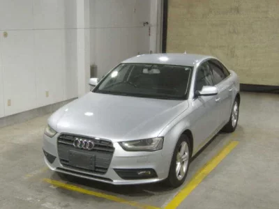 Audi A4  с аукциона в Японии
