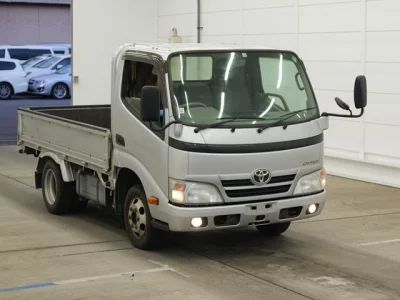 Toyota DYNA  с аукциона в Японии