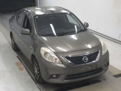 Nissan LATIO  с аукциона в Японии