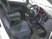 Toyota IPSUM лот № 4409 оценка 3.5  с аукциона в Японии 3