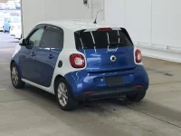 Smart FORFOUR лот № 7043 оценка 4  с аукциона в Японии 1