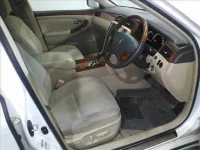 Toyota CROWN лот № 4435 оценка 3.5  с аукциона в Японии 3