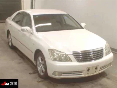Toyota CROWN  с аукциона в Японии