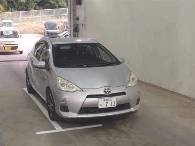 Toyota AQUA  с аукциона в Японии