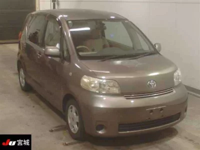 Toyota PORTE  с аукциона в Японии