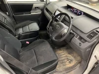 Toyota VOXY лот № 3024 оценка RA  с аукциона в Японии 3