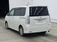 Toyota VOXY лот № 3024 оценка RA  с аукциона в Японии 1