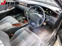 Toyota CROWN лот № 8019 оценка 3.5  с аукциона в Японии 2