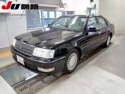 Toyota CROWN  с аукциона в Японии