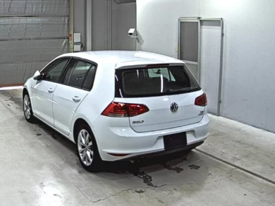 Volkswagen GOLF  с аукциона в Японии