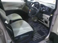 Subaru LUCRA лот № 4524 оценка 3  с аукциона в Японии 3