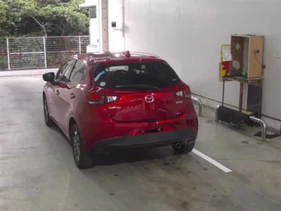 Mazda DEMIO  с аукциона в Японии