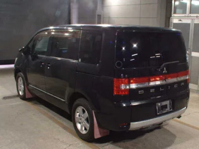 Mitsubishi DELICA D5