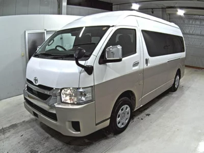 Toyota HIACE  с аукциона в Японии
