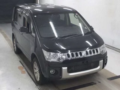 Mitsubishi DELICA D5  с аукциона в Японии