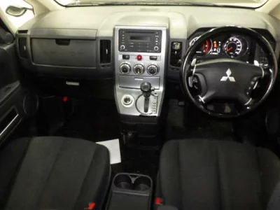 Mitsubishi DELICA D5  с аукциона в Японии